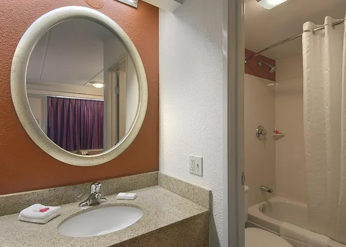 Motel Red Roof - 2*